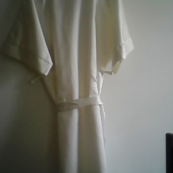 Saks Fifth Ave Satin Robe - Picture 5 of 7